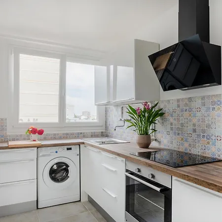 Apartment La Reine Cozy Spacing *