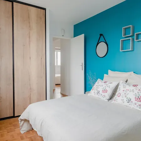 Apartment La Reine Cozy Spacing *