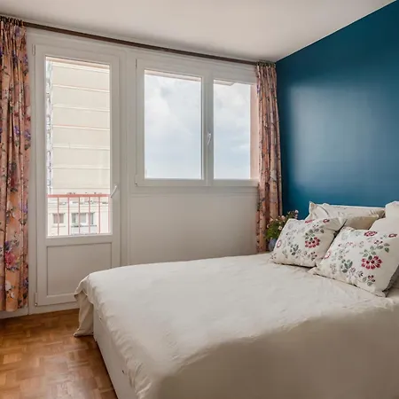 La Reine Cozy Spacing
